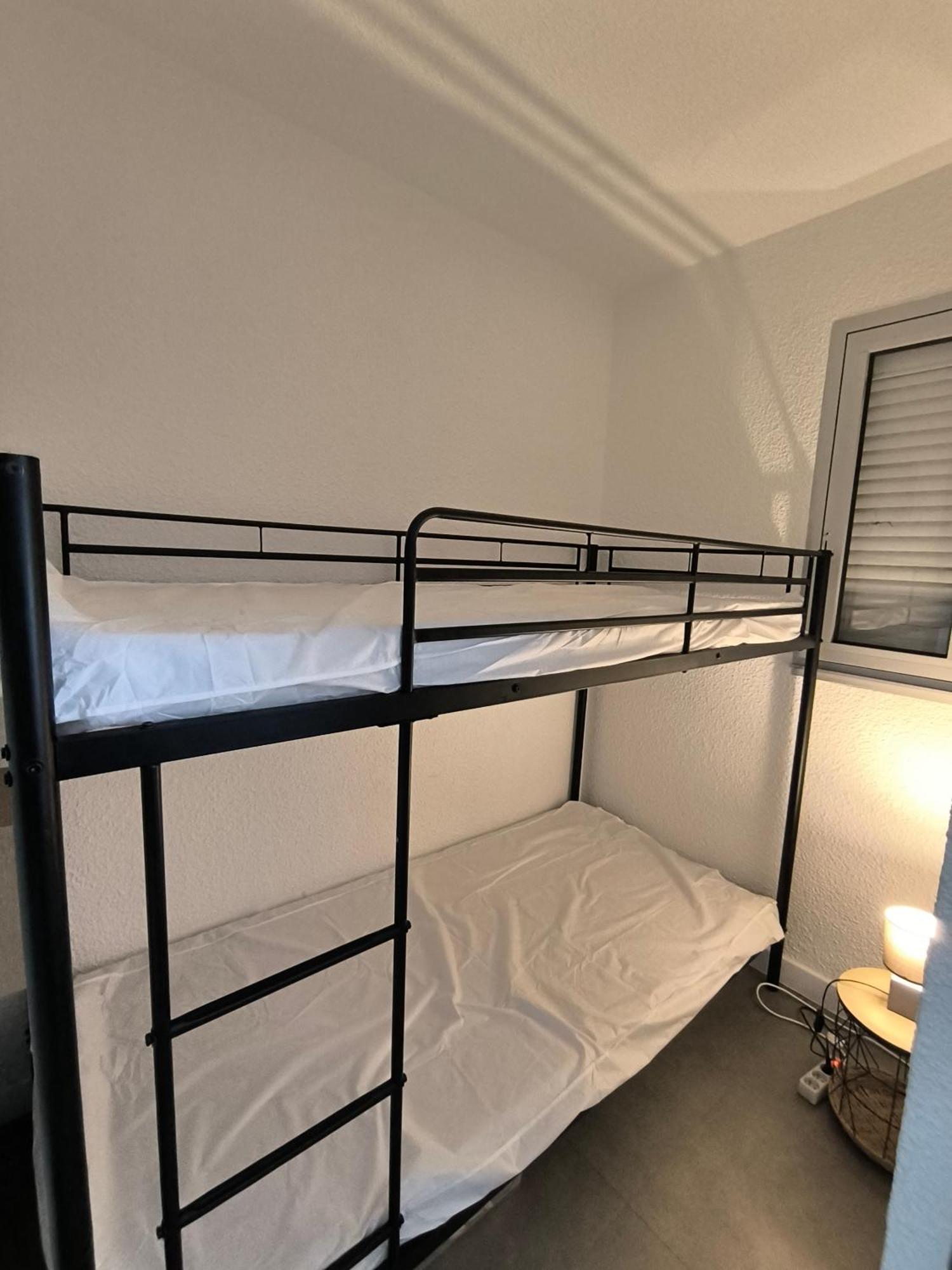 T1 Cabine 4 couchages climatisé centre port refait à neuf Agde Extérieur photo